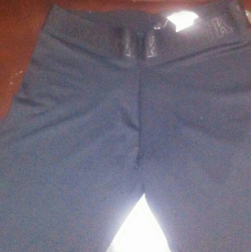 NWT VS PINK Ultimate Crop Leggings Size Small